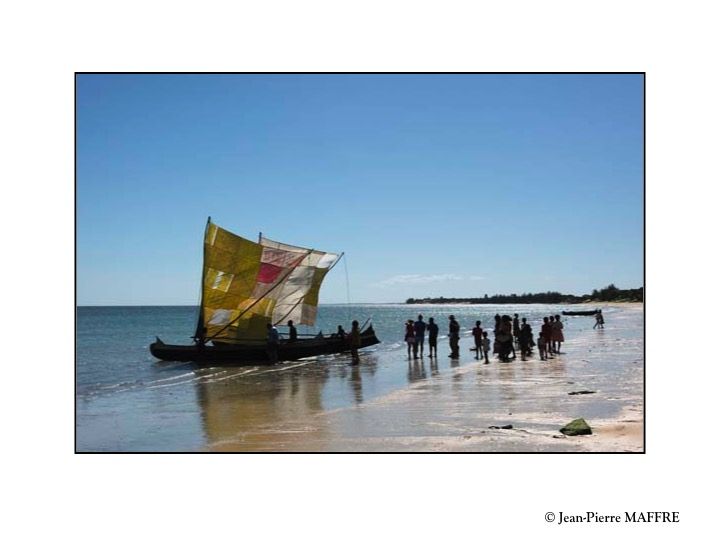 Tuléar est entouré d’un ensemble de petits villages côtiers de pêcheurs Vezo.