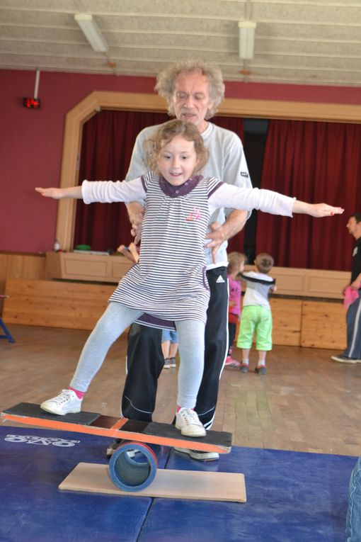 C'est le cirque à l'école de Cruzilles...