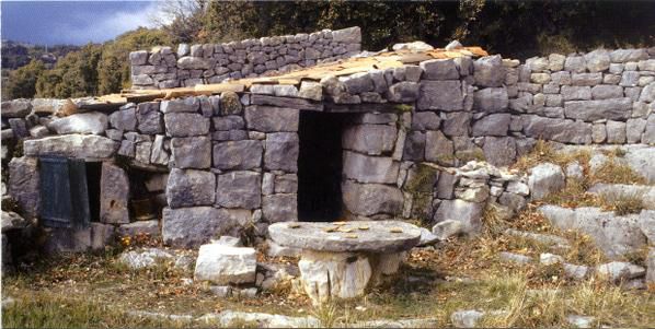 Des cartes postales de paysages de Provence que j'ai scannées pour vous.