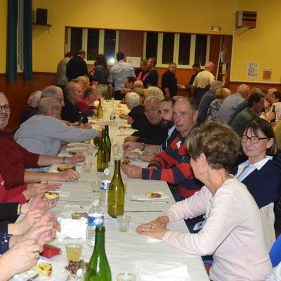 Reyssouze : la soirée marrons grillé du comité des fêtes a fait le plein. 