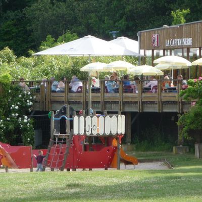 Le Restaurant "La Capitainerie" Halluin Ferme ses Portes (Septembre 2018).