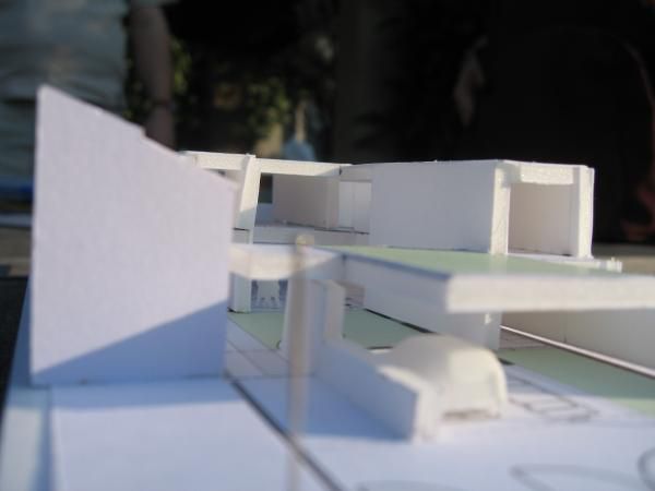 Les plans des deux niveaux et quelques photos de l'avant derniere maquette (projet non definitif)