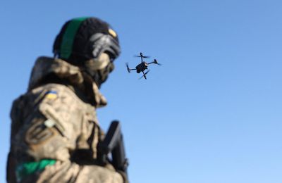 Une raffinerie russe à l'arrêt après une attaque de drones ukrainiens
