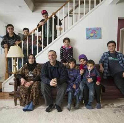 Migrant : Un Syrien et ses 3 femmes et 20 enfants toucheront 32,000$ en aides Sociales au Danemark