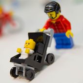 Père au foyer, mère au travail : LEGO casse les stéréotypes - Les Nouvelles NEWS