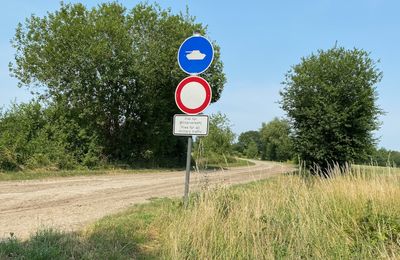 Quand tu te promènes à la campagne en Allemagne, toujours faire attention...