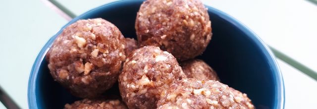 Energy balls aux dattes, amandes & noix