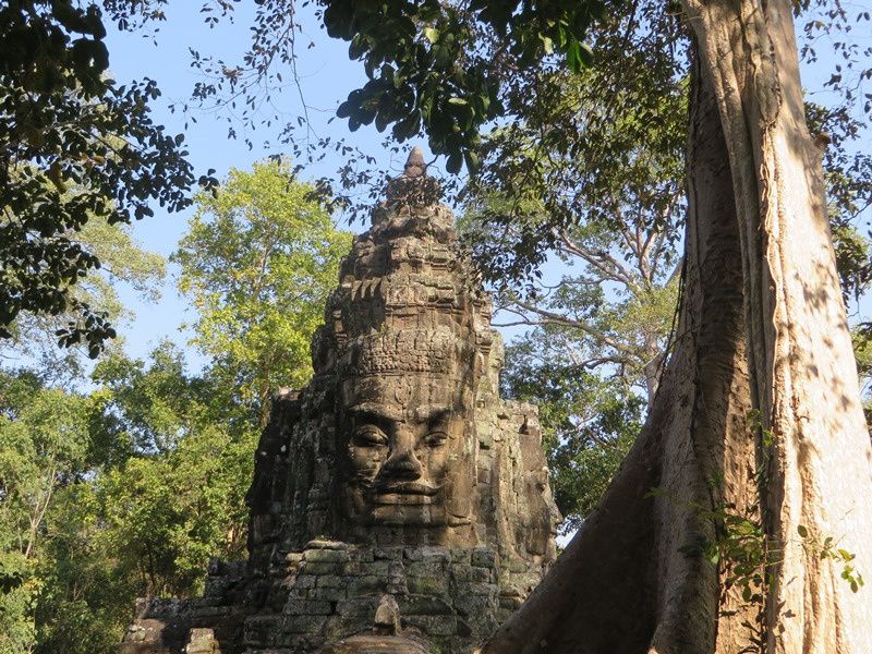 Aux abords de l'ancienne cité d'Angkor Thom