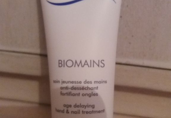 La crème Biomains de chez Biotherm.