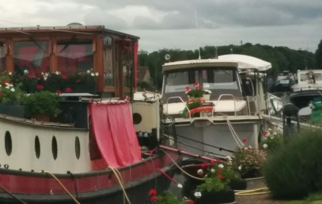 De Pouilly à Marseilles, de la Loire au canal du Berry