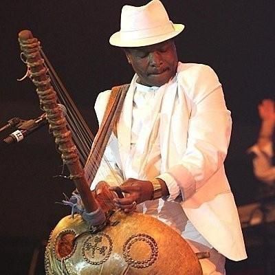 Décès de l’artiste Mory Kanté / Qui était cette légende de la Kora devenu un arc de triomphe pour l’Afrique