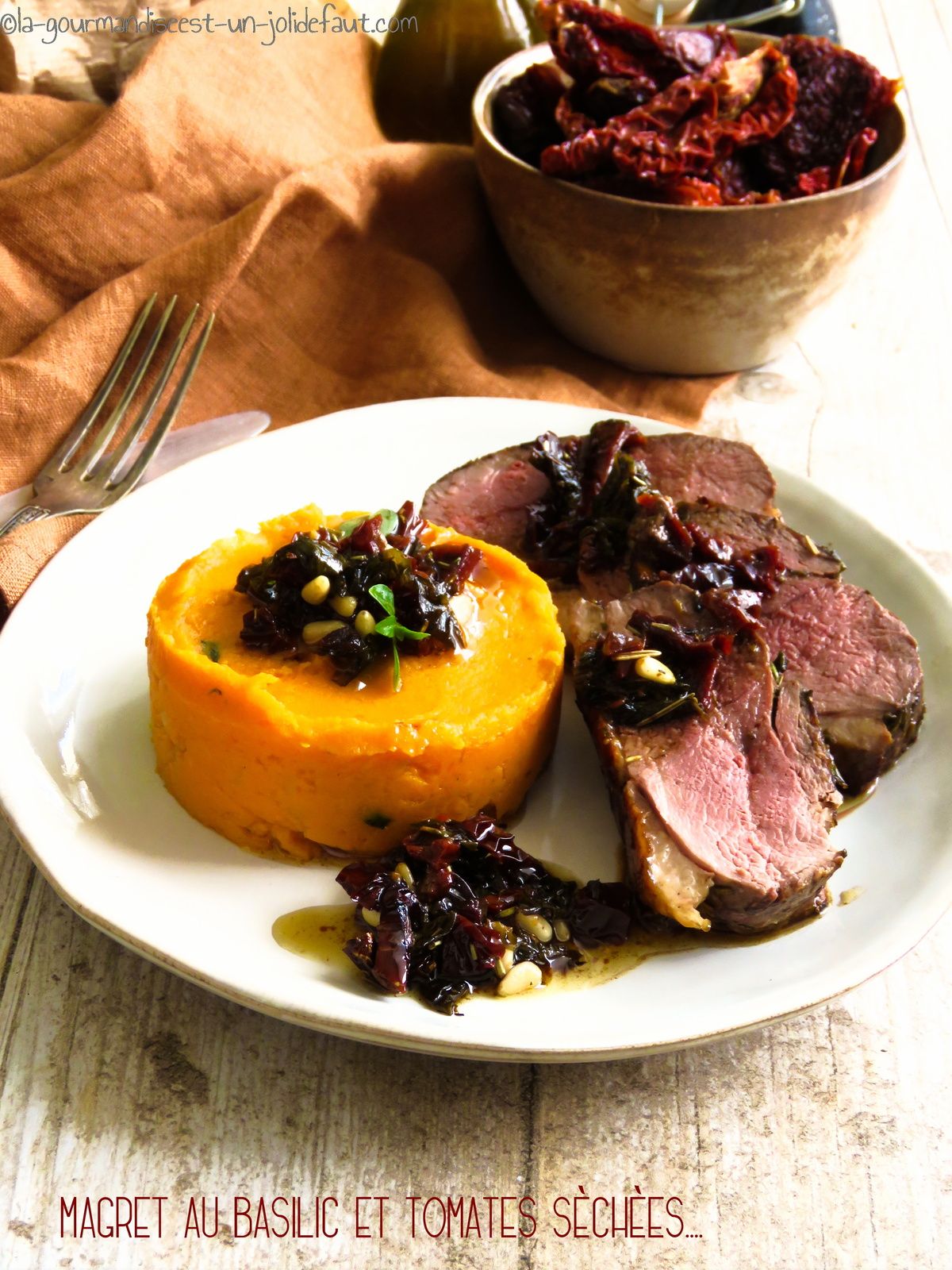 canard, magret de canard, tomate, tomate séchée, basilic, herbes de provence, canard mariné, canard aux herbes, la gourmandise est un joli défaut