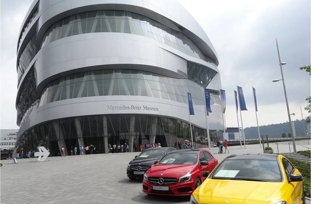 Le musée Mercedes de Stuttgart, bien plus qu'un musée automobile !