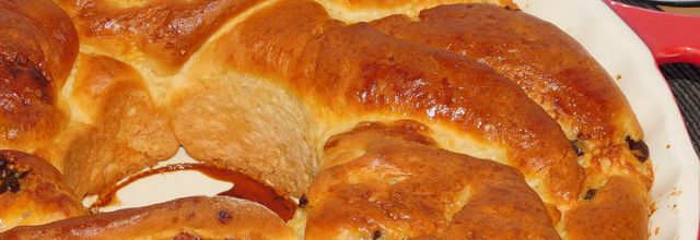 Torsade à la crème pâtissière et aux pépites de chocolat.