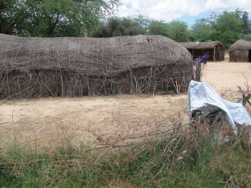 Arrivée à Ndombo. Le travail débute pour de longues heures...