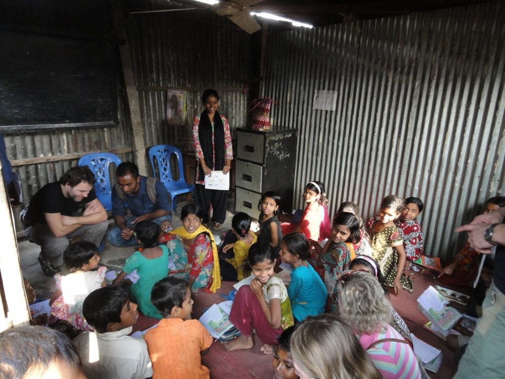 Visite de la Street School du bidon ville de Banani - Février 2012
