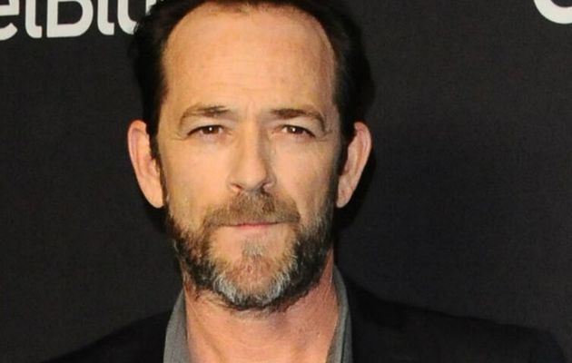 Luke Perry hospitalisé : La star de Beverly Hills victime d’un AVC à 52 ans
