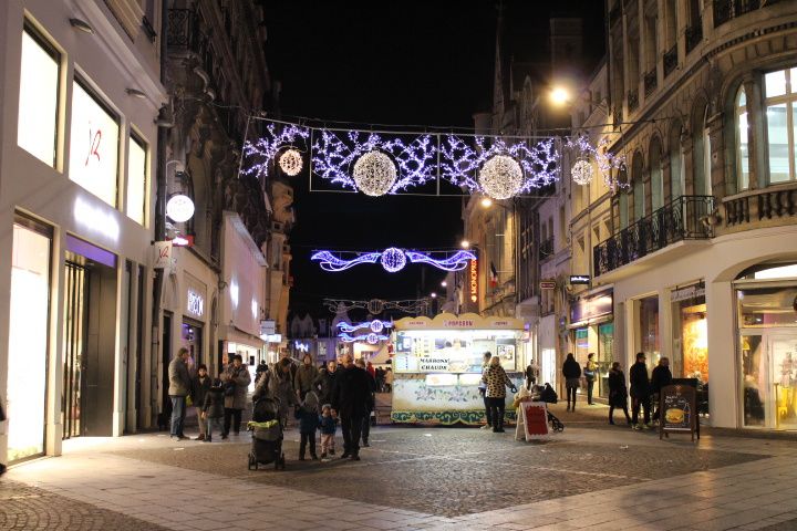 LA MAGIE DE NOËL A SAINT-QUENTIN  ET SES NOMBREUSES  ILLUMINATIONS.