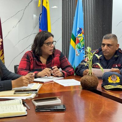 Alcaldesa Ana González crea el Cuerpo de Bomberos y Administración de Emergencias de Naguanagua