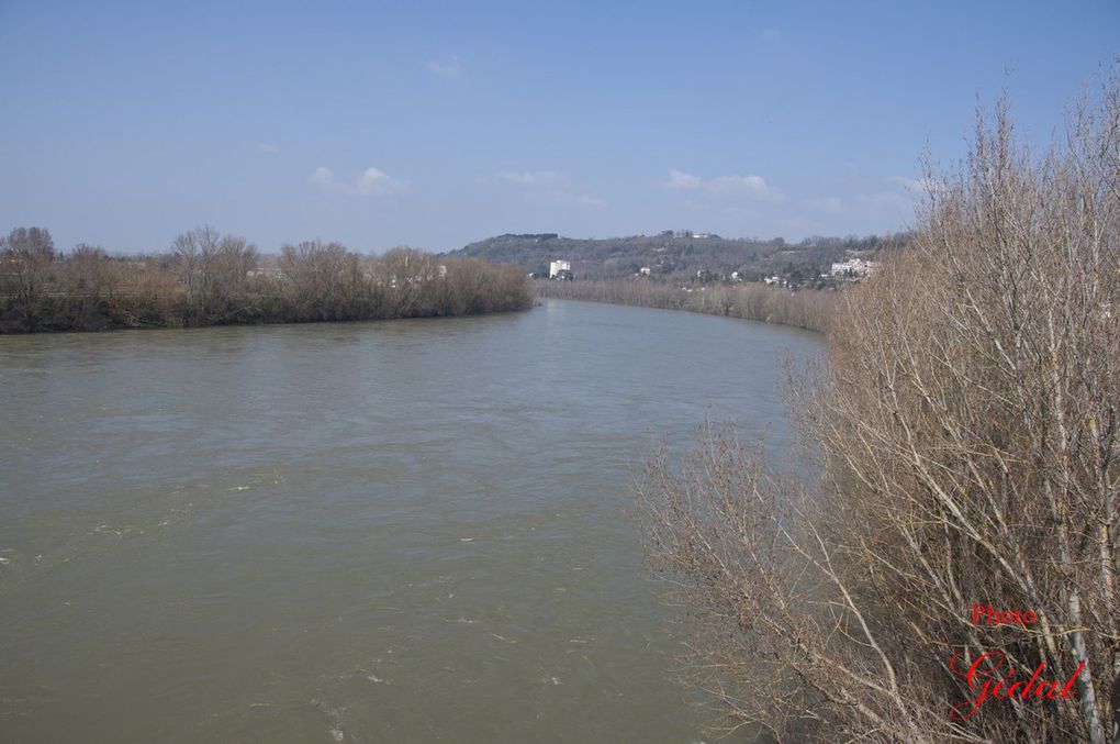 4 photos : Le pont canal, la Garonne, le canal.