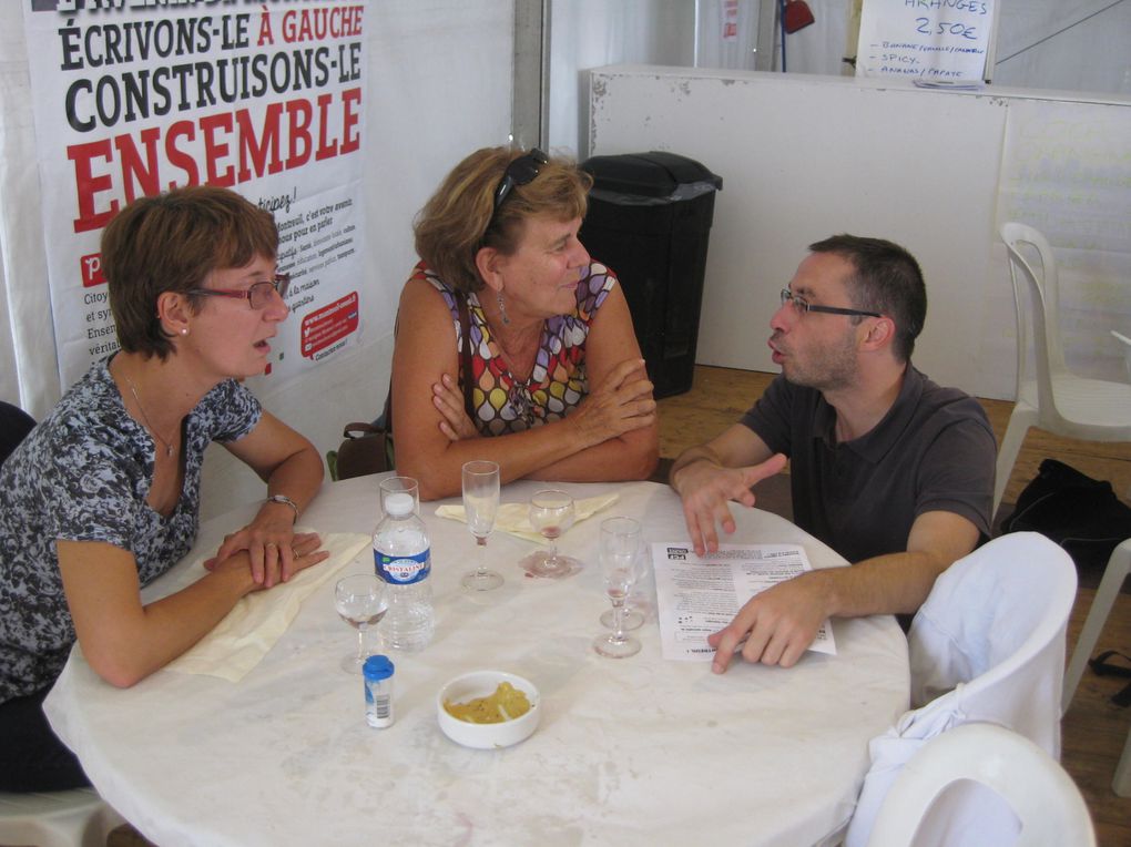 A quelques jours du lancement de la Fête de l'Humanité 2013, les communistes de Montreuil se sont réunis pour le traditionnel repas de section sur leur stand.