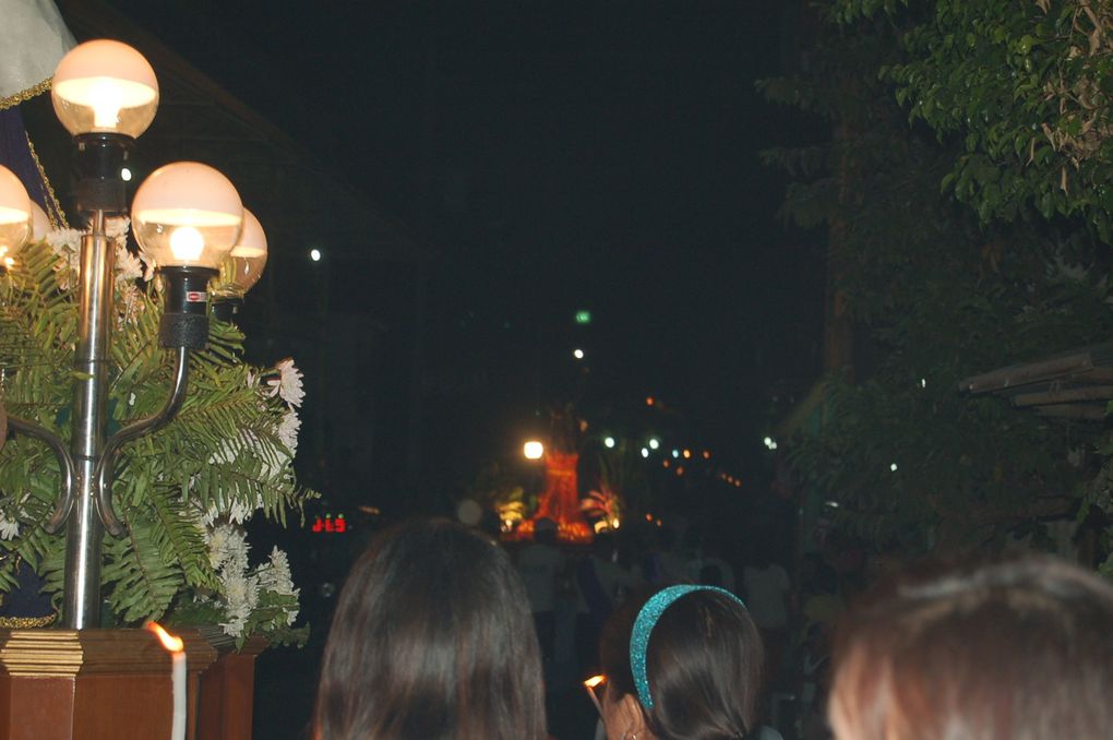 Messe du mercredi pendant la semaine sainte. Procession dans la ville.