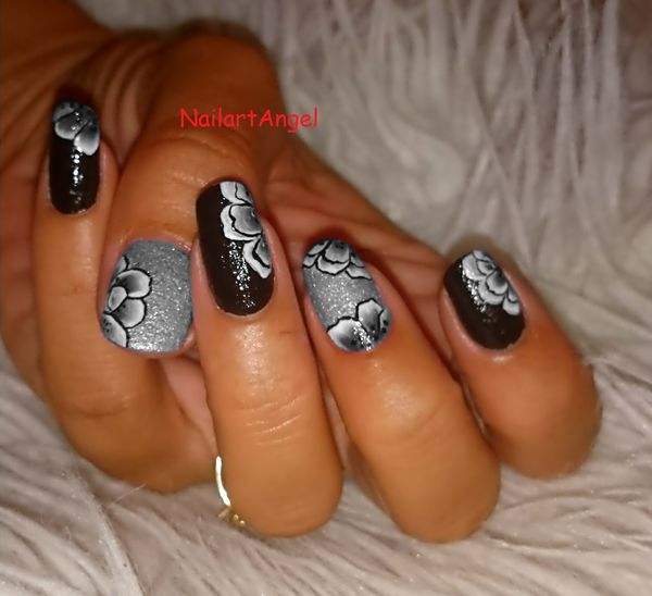 Nail art fleurs argents (one stroke)