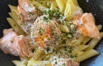 Penne au saumon à la crème citronnée 