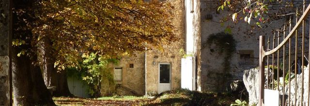 L'abbaye cistercienne de Valcroissant (2) : Les jardins et l'abbaye vue de l'extérieur / Balade dans la Drôme