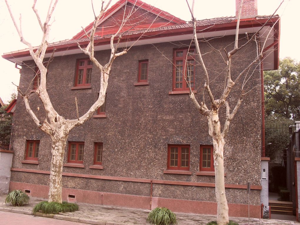 Maison de Sun yat Sen : Ca ne  vaut pas l'Elysée, c'est sûr, mais en plein Shanghai ça a un certain charme!