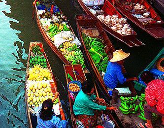 Damnoen Saduak Floating Market, Thailand #travel...