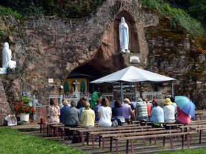 Messe à la grotte Notre Dame d'Algrange en 2024