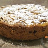 Gâteau très moelleux aux pommes et aux amandes - www.sucreetepices.com