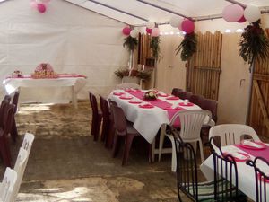 Une décoration pour le baptème d'une petite fille réalisé avec différentes sortes d'eucalyptus, et décoration automnale pour un repas entre cavaliers à "AU PEN DAU FERION" à Levens