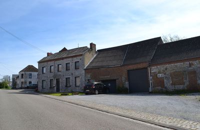 BELGIQUE-Village de Vergnies et son Château-ferme (Province de Hainaut)