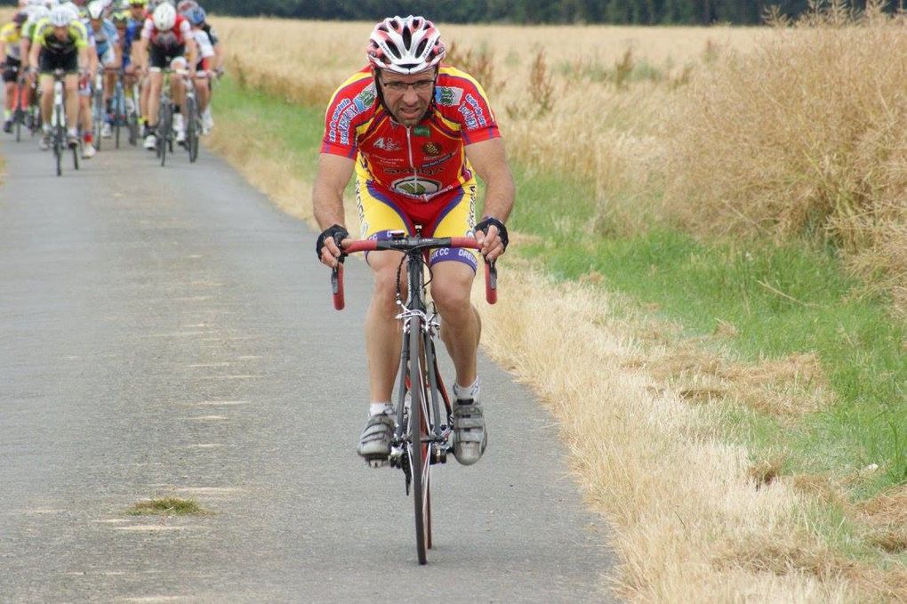 Album photos des courses D1-D2 de St Lubin des Joncherets (28)