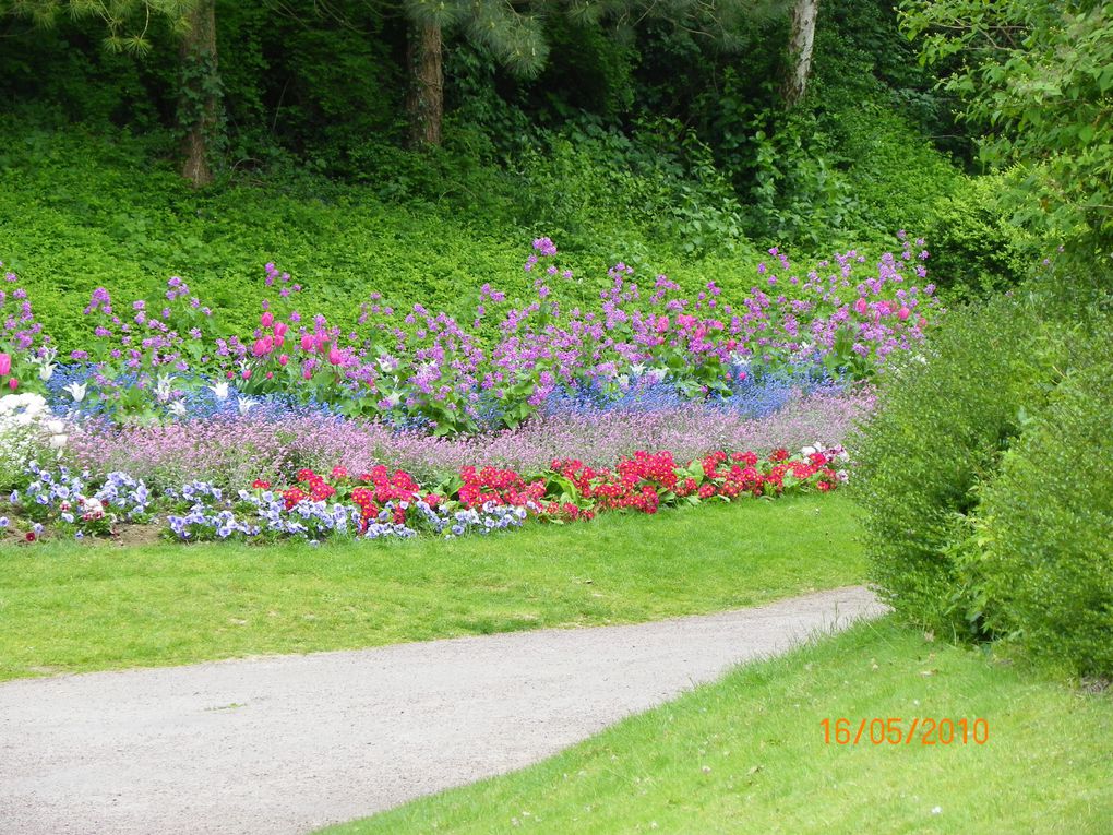 Magnifique jardin que ce parc floral de la colline aux oiseaux, allez-y vous ne serez pas déçus.