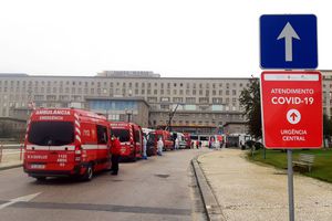 Ce vendredi, le gouvernement autrichien a annoncé qu'il recevrait dix patients portugais - cinq avec de graves infections à coronavirus et cinq avec d'autres maladies ou des opérations en cours - pour aider à "sauver des vies humaines".