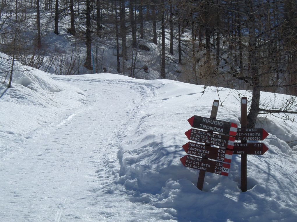 Le Piemont Italien est un vrai paradis pour le ski de fond et le ski nordique : Bardonnechia / Pian del Colle / Vallée Etroite,  Sestrière / Monte Rotta, Pattemouche / Val Troncéa, Clavière / Refuge Gimont, Colle Bercia, Sagna Longa, Bousson/ Refuge Mautino / Col Bousson