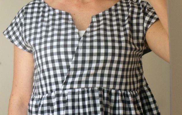 Blouse "à la façon" des Vêtements simples et faciles au féminin" avec tuto et patron gratuit