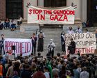La police étatsunienne continue de tabasser des étudiants étatsuniens manifestant contre le génocide israélien à Gaza (Vidéos)