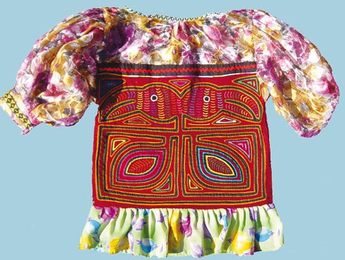 Photo d'une blouse avec mola des femmes Kunas au Panama. Photo of a blouse with mola of the Kunas women in Panama.