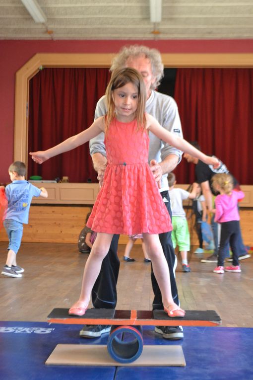 C'est le cirque à l'école de Cruzilles...