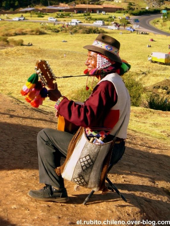 Superbe ville perchée à 3000 mètres d’altitudes. Des fêtes journalières, des touristes partout, des concerts dans les petits bars, le Cristo Blanco !