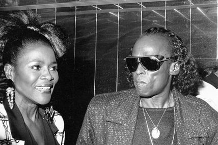 26 NOVEMBER 1981 Miles Davis marries the actress Cicely Tyson, with Bill Cosby serving as best man. It's the third marriage for Davis; the couple divorce in 1988.