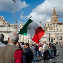 Roma - Piu di trentamila a manifestare in difesa degli articoli della Costituzione Italiana