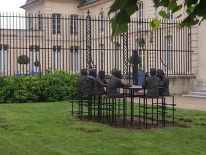 Persona au parc des sculptures de la Celle-Saint-Cloud