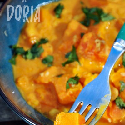 Curry de potimarron, haricots blancs, lait de coco & épices 