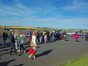 La foule auprès des appareils.