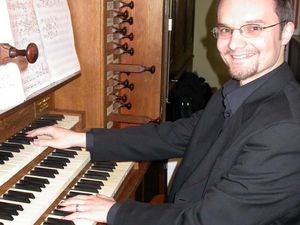 yannick merlin, un grand organiste français co-titulaire à l'église notre dame des champs à paris et suppléant à l'église du val de grâce
